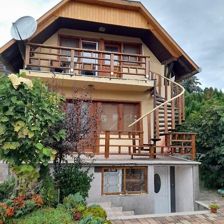 Apartamento Harmonia Vendeghaz 100 Meterre Az Igali Gyogyfuerdotol Exterior foto