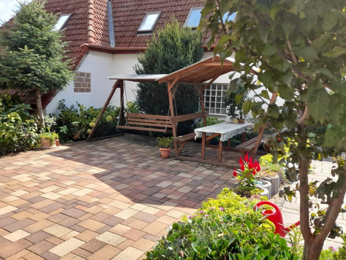 Apartamento Harmonia Vendeghaz 100 Meterre Az Igali Gyogyfuerdotol Exterior foto