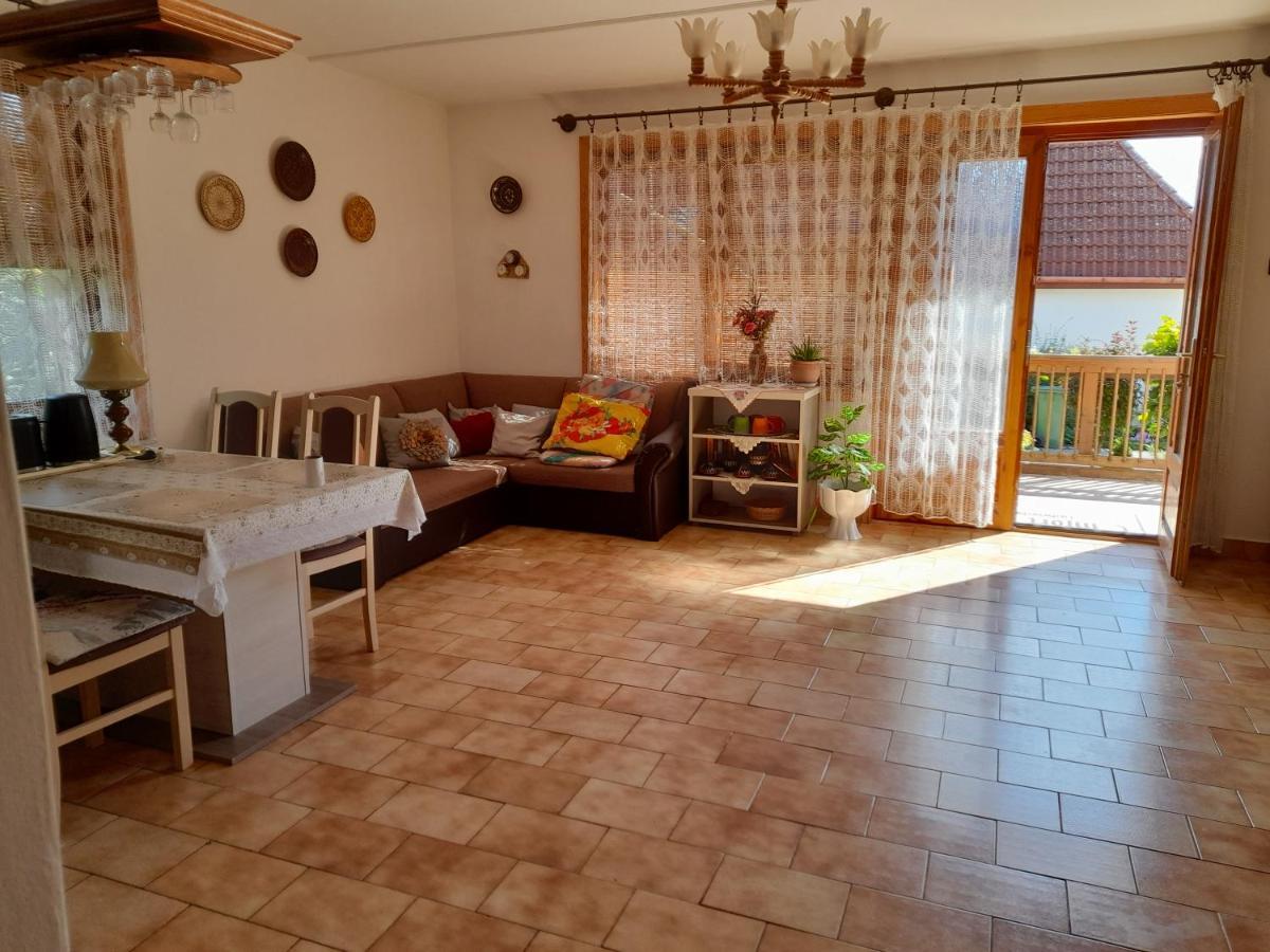 Apartamento Harmonia Vendeghaz 100 Meterre Az Igali Gyogyfuerdotol Exterior foto