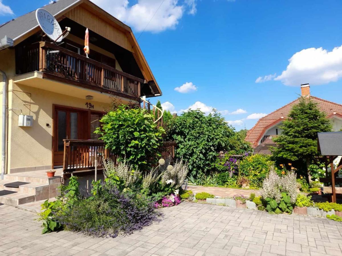 Apartamento Harmonia Vendeghaz 100 Meterre Az Igali Gyogyfuerdotol Exterior foto
