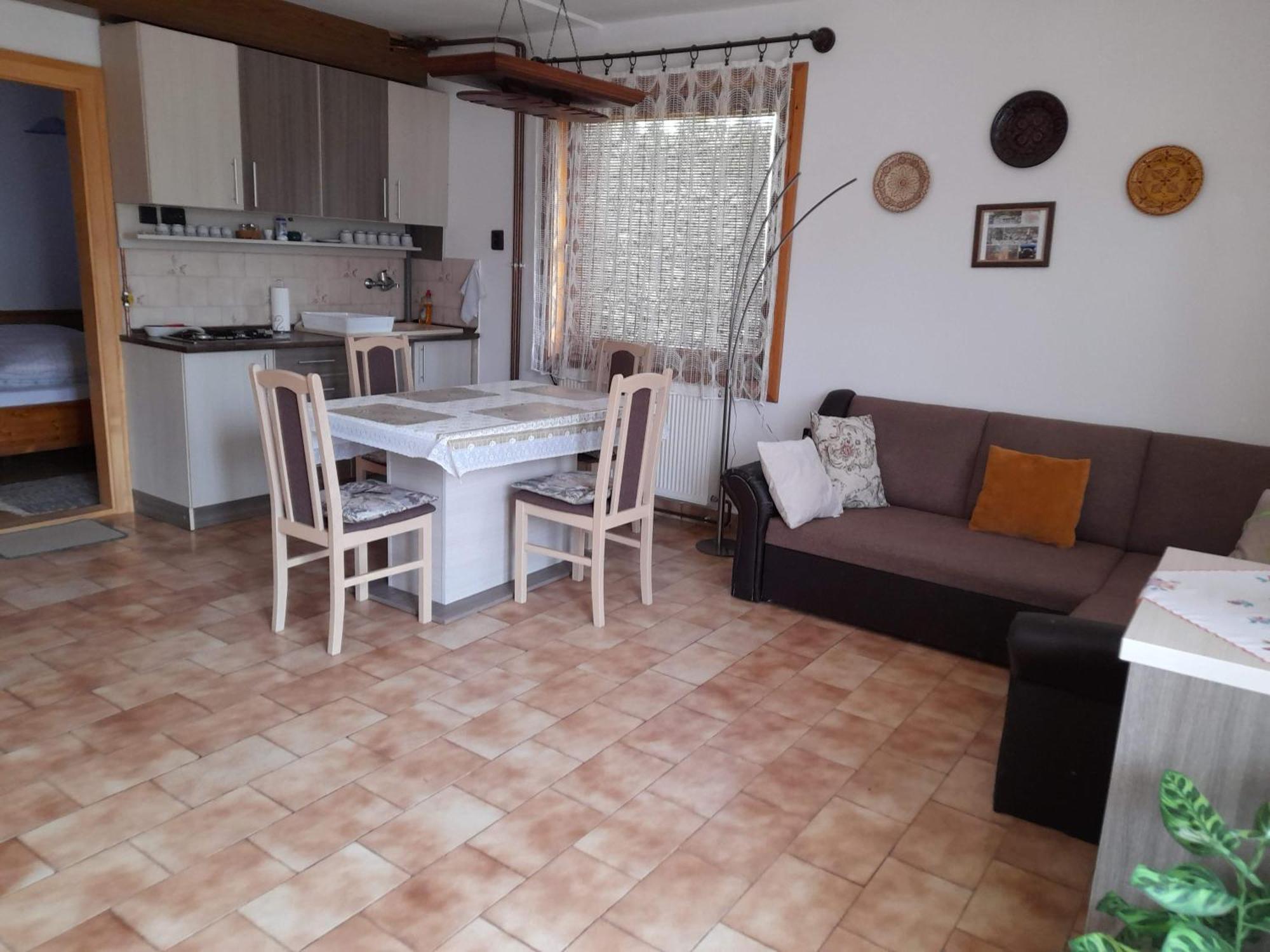 Apartamento Harmonia Vendeghaz 100 Meterre Az Igali Gyogyfuerdotol Exterior foto
