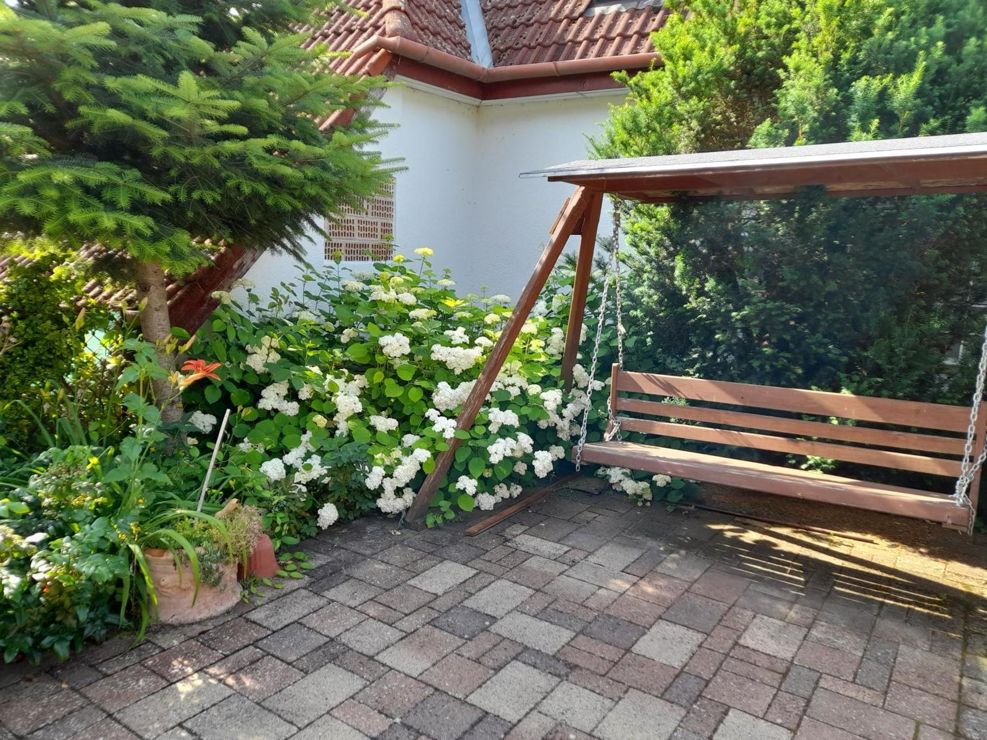 Apartamento Harmonia Vendeghaz 100 Meterre Az Igali Gyogyfuerdotol Exterior foto
